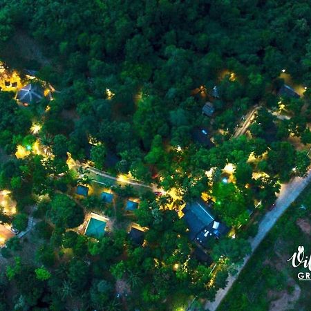 วิลลา คาดีน แกรนด์ วิสตา รีสอร์ต Hotel โกรอน ภายนอก รูปภาพ