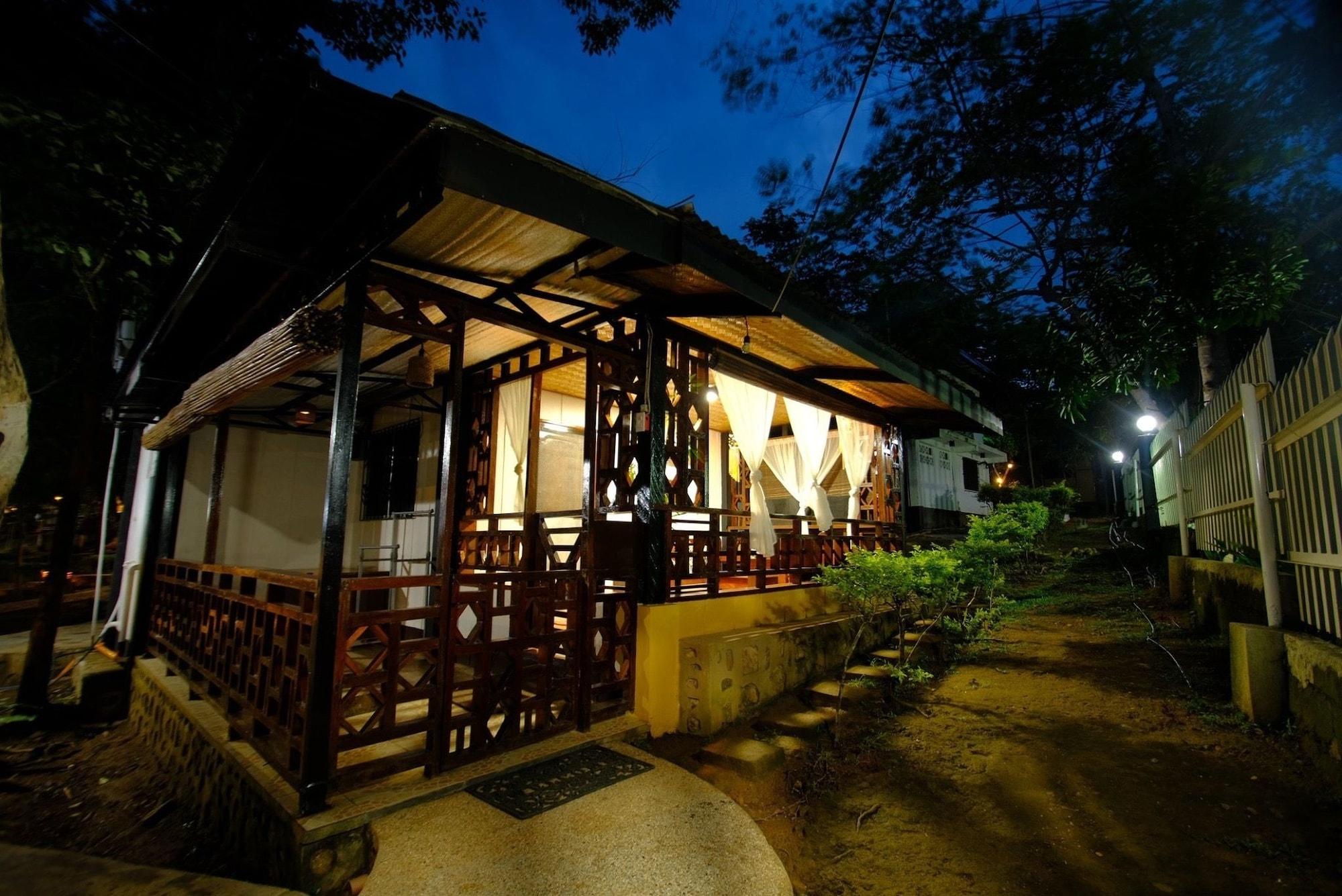 วิลลา คาดีน แกรนด์ วิสตา รีสอร์ต Hotel โกรอน ภายนอก รูปภาพ