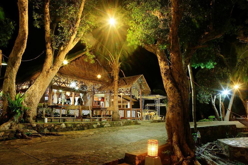 วิลลา คาดีน แกรนด์ วิสตา รีสอร์ต Hotel โกรอน ภายนอก รูปภาพ
