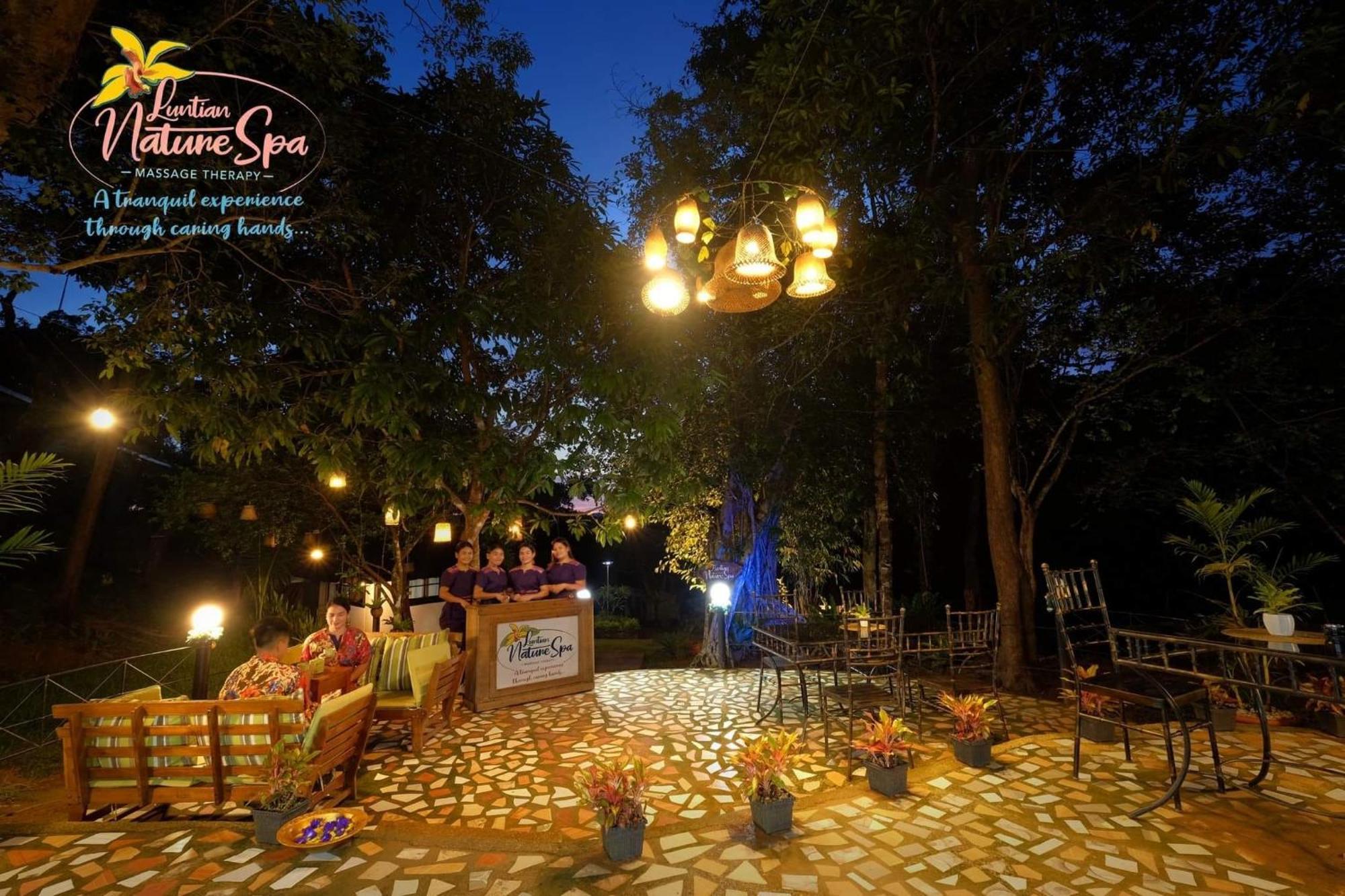 วิลลา คาดีน แกรนด์ วิสตา รีสอร์ต Hotel โกรอน ภายนอก รูปภาพ