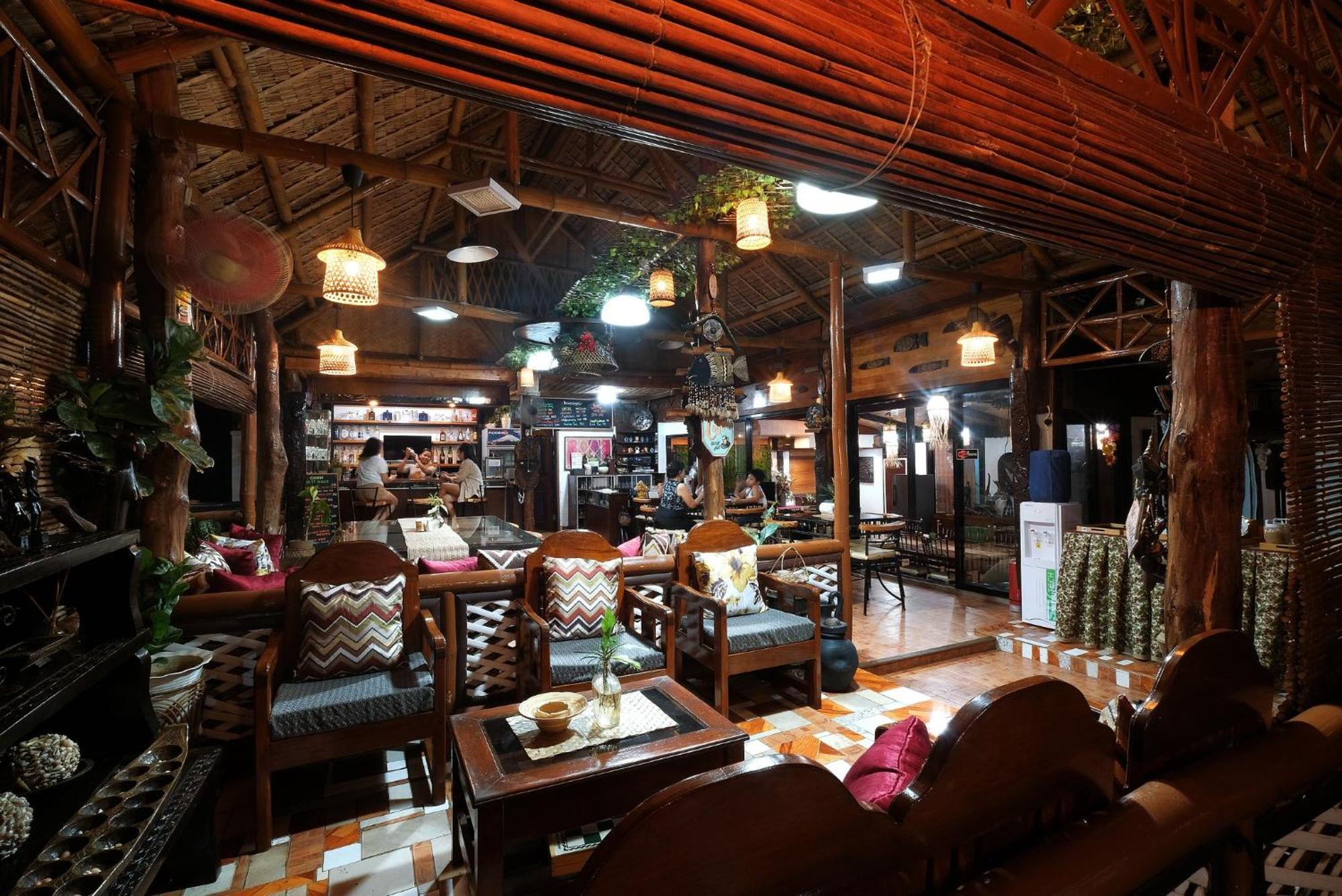 วิลลา คาดีน แกรนด์ วิสตา รีสอร์ต Hotel โกรอน ภายนอก รูปภาพ