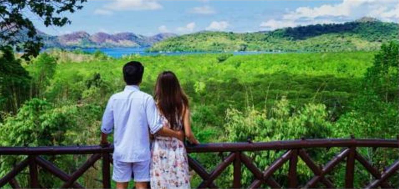 วิลลา คาดีน แกรนด์ วิสตา รีสอร์ต Hotel โกรอน ภายนอก รูปภาพ