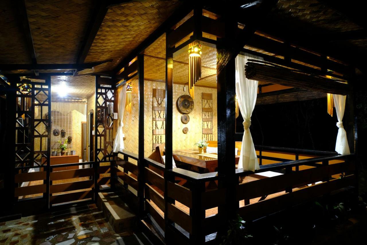 วิลลา คาดีน แกรนด์ วิสตา รีสอร์ต Hotel โกรอน ภายนอก รูปภาพ